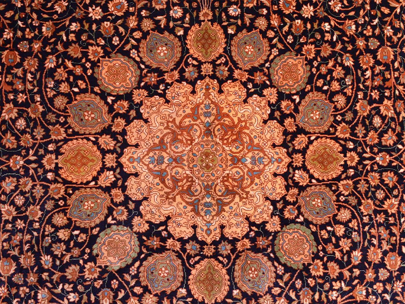 Орнамент хризантем на восточном ковре